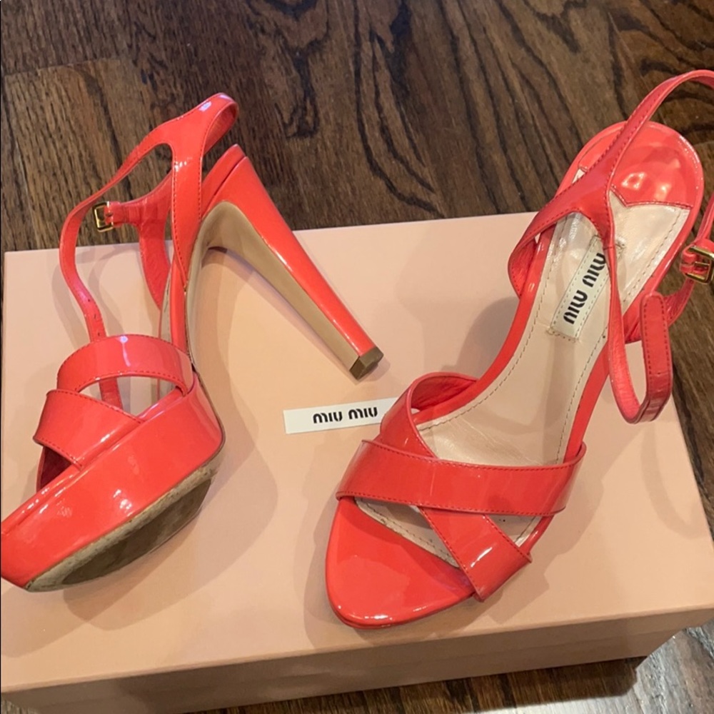 Miu Miu size 37 amazing gorgeous coral sandals - Picture 2 of 6